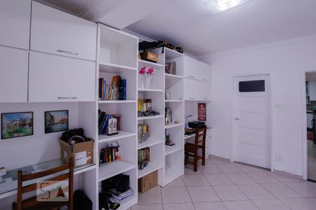 Casa à venda com 300m², 4 quartos e 2 vagasEscritório