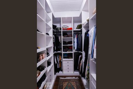 Casa à venda com 300m², 4 quartos e 2 vagasCloset Quarto 1