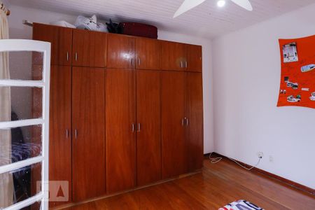 Casa à venda com 300m², 4 quartos e 2 vagasQuarto 2