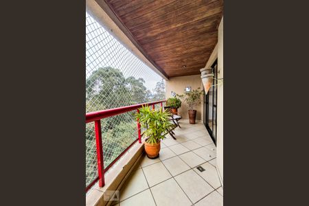 Apartamento à venda com 160m², 3 quartos e 3 vagas Apartamento à venda com 160m², 3 quartos e 3 vagasSacada