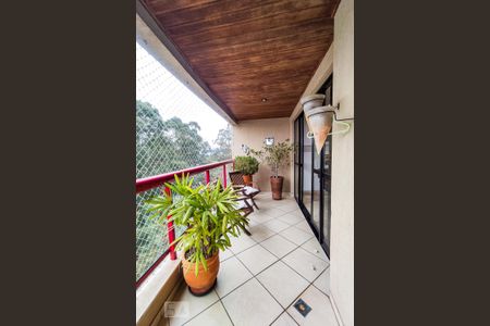 Apartamento à venda com 160m², 3 quartos e 3 vagas Apartamento à venda com 160m², 3 quartos e 3 vagasSacada