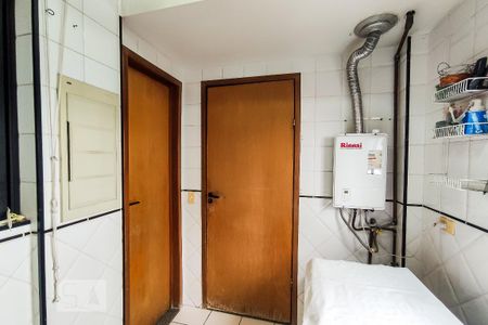 Apartamento à venda com 160m², 3 quartos e 3 vagas Apartamento à venda com 160m², 3 quartos e 3 vagasÁrea de Serviço