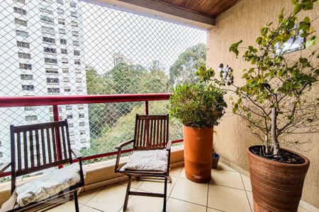 Apartamento à venda com 160m², 3 quartos e 3 vagas Apartamento à venda com 160m², 3 quartos e 3 vagasSacada