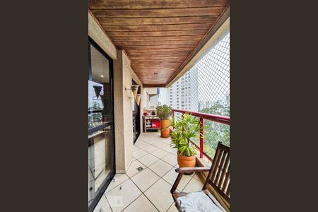 Apartamento à venda com 160m², 3 quartos e 3 vagas Apartamento à venda com 160m², 3 quartos e 3 vagasSacada