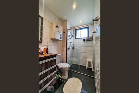 Apartamento à venda com 160m², 3 quartos e 3 vagas Apartamento à venda com 160m², 3 quartos e 3 vagasBanheiro Suíte 2