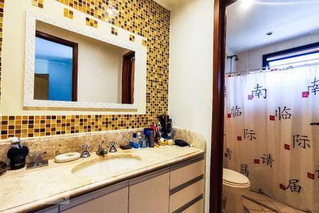 Apartamento à venda com 160m², 3 quartos e 3 vagas Apartamento à venda com 160m², 3 quartos e 3 vagasBanheiro Suíte 1