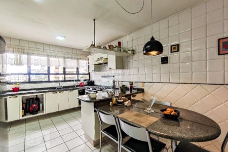Apartamento à venda com 160m², 3 quartos e 3 vagas Apartamento à venda com 160m², 3 quartos e 3 vagasCozinha