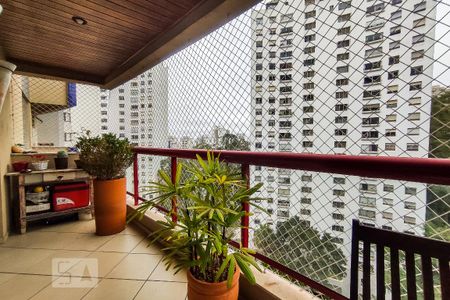Apartamento à venda com 160m², 3 quartos e 3 vagas Apartamento à venda com 160m², 3 quartos e 3 vagasSacada