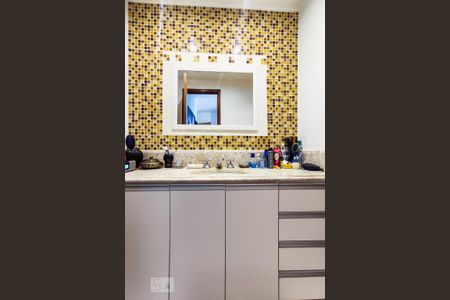 Apartamento à venda com 160m², 3 quartos e 3 vagas Apartamento à venda com 160m², 3 quartos e 3 vagasBanheiro Suíte 1