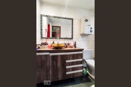 Apartamento à venda com 160m², 3 quartos e 3 vagas Apartamento à venda com 160m², 3 quartos e 3 vagasBanheiro Suíte 2