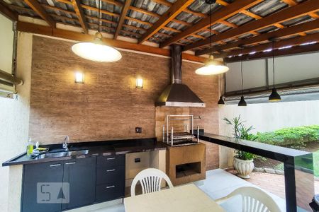 Apartamento à venda com 160m², 3 quartos e 3 vagas Apartamento à venda com 160m², 3 quartos e 3 vagasÁrea Comum - Churrasqueira