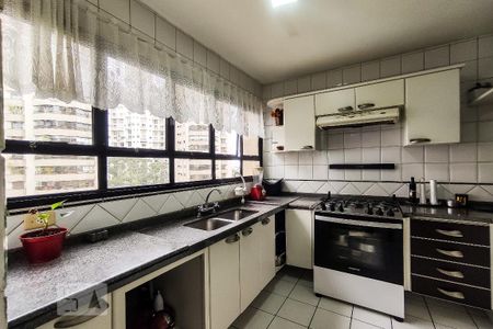 Apartamento à venda com 160m², 3 quartos e 3 vagas Apartamento à venda com 160m², 3 quartos e 3 vagasCozinha