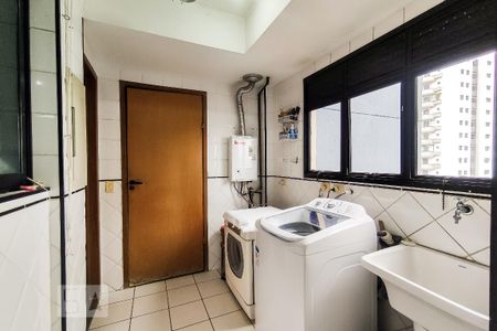 Apartamento à venda com 160m², 3 quartos e 3 vagas Apartamento à venda com 160m², 3 quartos e 3 vagasÁrea de Serviço