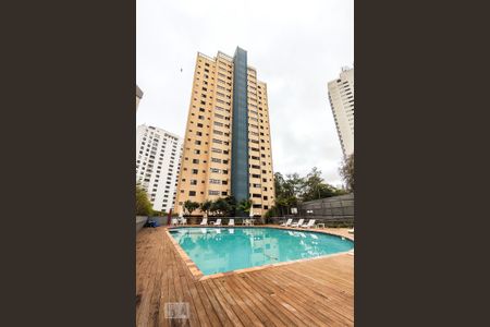 Apartamento à venda com 160m², 3 quartos e 3 vagas Apartamento à venda com 160m², 3 quartos e 3 vagasÁrea Comum - Piscinas