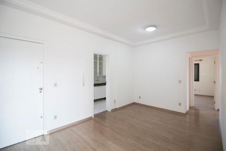 Sala de apartamento para alugar com 3 quartos, 75m² em Centro, Mogi das Cruzes