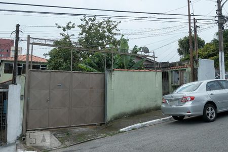 Casa para alugar com 124m², 3 quartos e 1 vaga Casa para alugar com 124m², 3 quartos e 1 vagaFachada