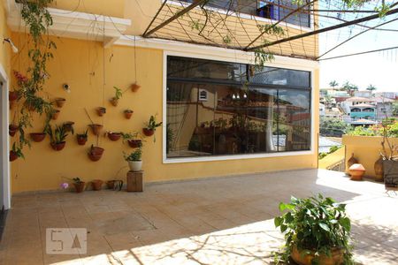 Casa para alugar com 800m², 5 quartos e 5 vagasJardim de inverno