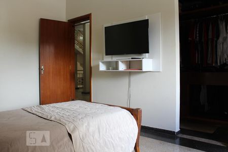 Casa para alugar com 800m², 5 quartos e 5 vagasQuarto 4