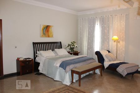 Casa para alugar com 800m², 5 quartos e 5 vagasSuíte máster