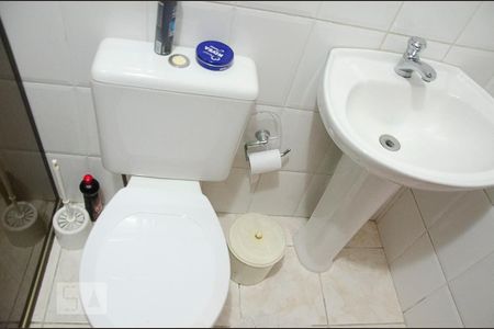 Casa à venda com 158m², 3 quartos e 3 vagasBanheiro da suíte 