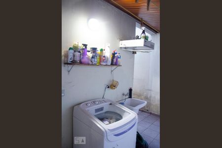 Casa à venda com 158m², 3 quartos e 3 vagasLavanderia