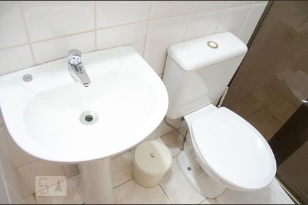 Casa à venda com 158m², 3 quartos e 3 vagasBanheiro 