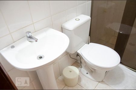 Casa à venda com 158m², 3 quartos e 3 vagasBanheiro 