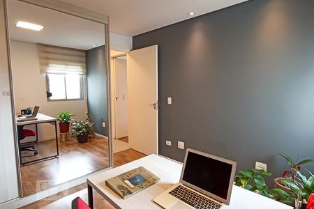 Quarto de apartamento à venda com 2 quartos, 95m² em Alphaville Industrial, Barueri