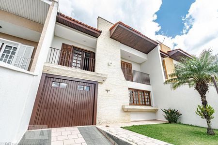 Casa para alugar com 330m², 4 quartos e 4 vagasFachada