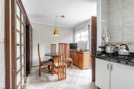 Casa para alugar com 330m², 4 quartos e 4 vagasCozinha