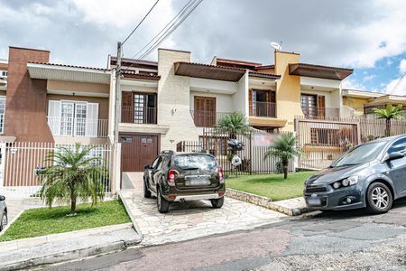 Casa para alugar com 330m², 4 quartos e 4 vagasFachada