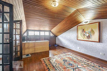 Casa para alugar com 330m², 4 quartos e 4 vagasÁtico