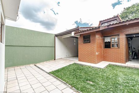 Casa para alugar com 330m², 4 quartos e 4 vagasFundos