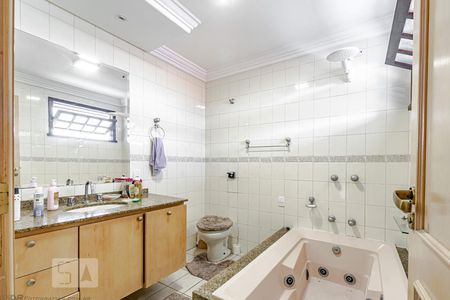 Casa para alugar com 330m², 4 quartos e 4 vagas1º Dormitório suíte master