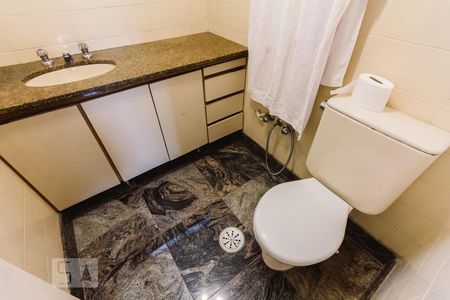 Apartamento à venda com 230m², 4 quartos e 3 vagasBanheiro 2