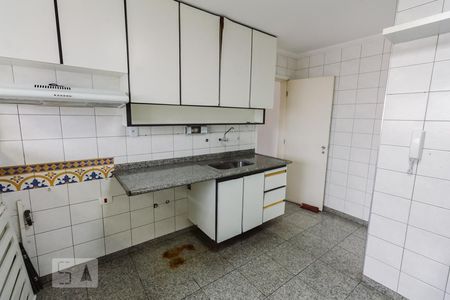 Apartamento à venda com 230m², 4 quartos e 3 vagasCozinha