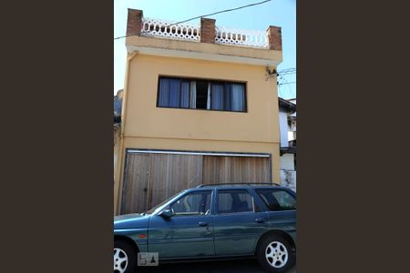 Casa à venda com 190m², 3 quartos e 2 vagasFachada