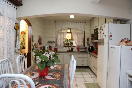 Casa à venda com 190m², 3 quartos e 2 vagasCozinha