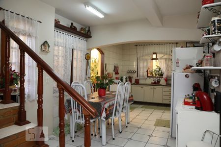Casa à venda com 190m², 3 quartos e 2 vagasCozinha