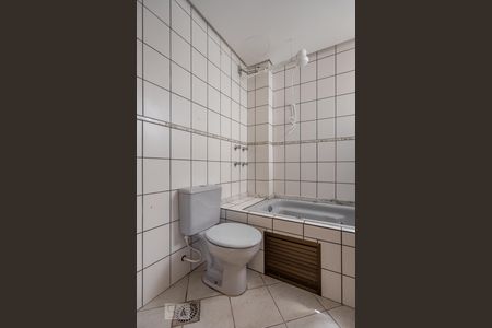 Apartamento à venda com 107m², 2 quartos e 1 vaga Apartamento à venda com 107m², 2 quartos e 1 vagaBanheiro da Suíte