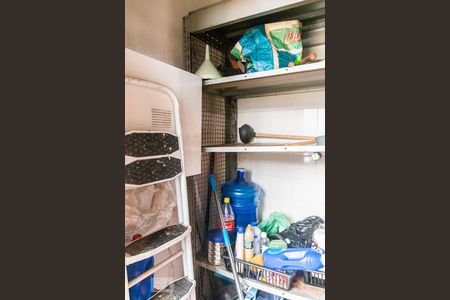 Apartamento à venda com 98m², 3 quartos e 2 vagas Apartamento à venda com 98m², 3 quartos e 2 vagasDespensa