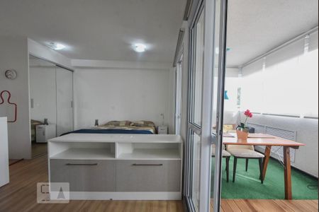 Sala / Varanda de kitnet/studio para alugar com 1 quarto, 42m² em Jardim Novo Santo Amaro, São Paulo