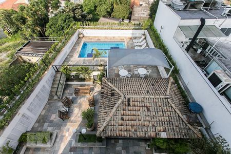 Apartamento à venda com 105m², 3 quartos e 2 vagasVista da Suíte (Piscina e Churrasqueira do Condomínio)