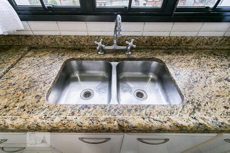 Apartamento à venda com 105m², 3 quartos e 2 vagasCozinha