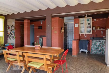 Casa à venda com 596m², 5 quartos e 8 vagas Casa à venda com 596m², 5 quartos e 8 vagasChurrasqueira Terraço