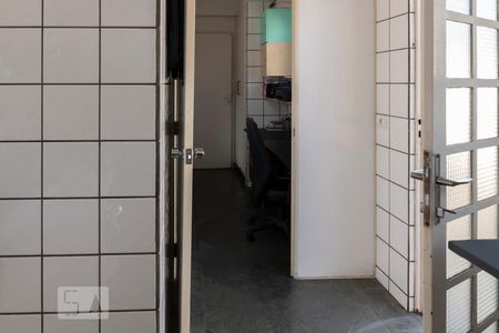 Casa à venda com 596m², 5 quartos e 8 vagas Casa à venda com 596m², 5 quartos e 8 vagasÁrea de Serviço