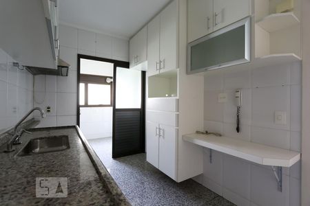 Apartamento para alugar com 116m², 2 quartos e 2 vagas Apartamento para alugar com 116m², 2 quartos e 2 vagasCozinha