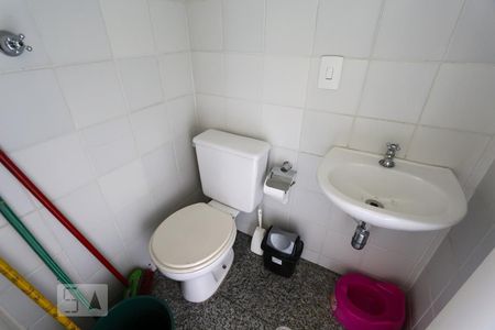 Apartamento para alugar com 116m², 2 quartos e 2 vagas Apartamento para alugar com 116m², 2 quartos e 2 vagasBanheiro de serviço
