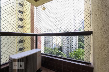 Apartamento para alugar com 116m², 2 quartos e 2 vagas Apartamento para alugar com 116m², 2 quartos e 2 vagasVaranda da suíte
