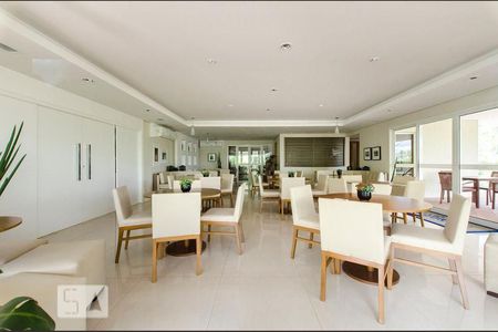 Apartamento para alugar com 123m², 3 quartos e 2 vagas Apartamento para alugar com 123m², 3 quartos e 2 vagasÁrea Comum